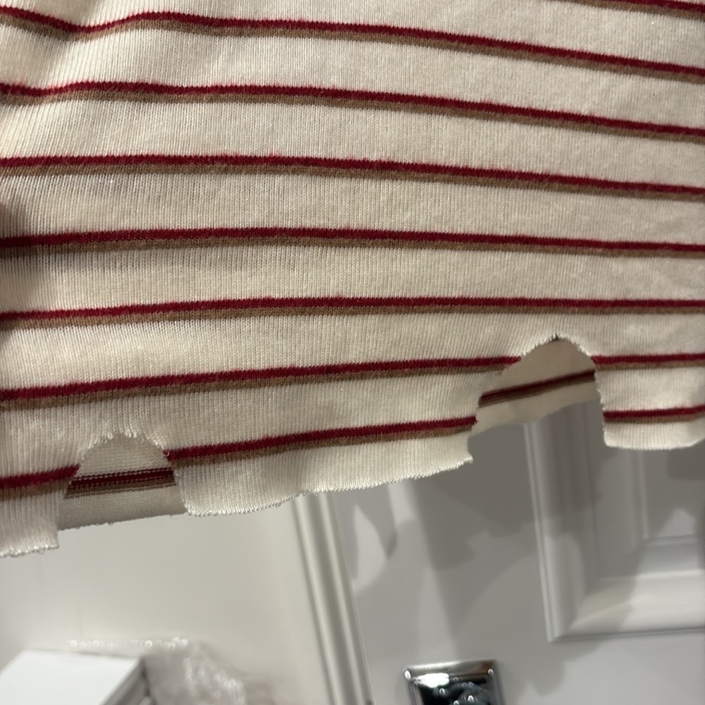 LNA STRIPED DISTRESSED V-NECK SWEATER - Picture 8 of 9